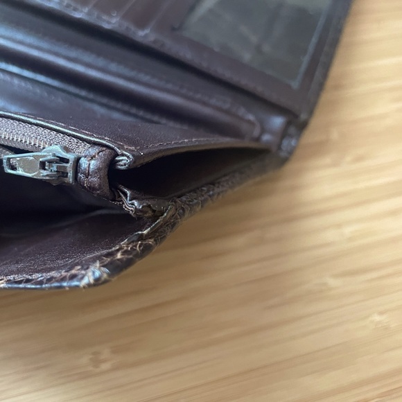 Lana Marks Travel Wallet in Brown Alligator Genuine - Picture 4 of 4